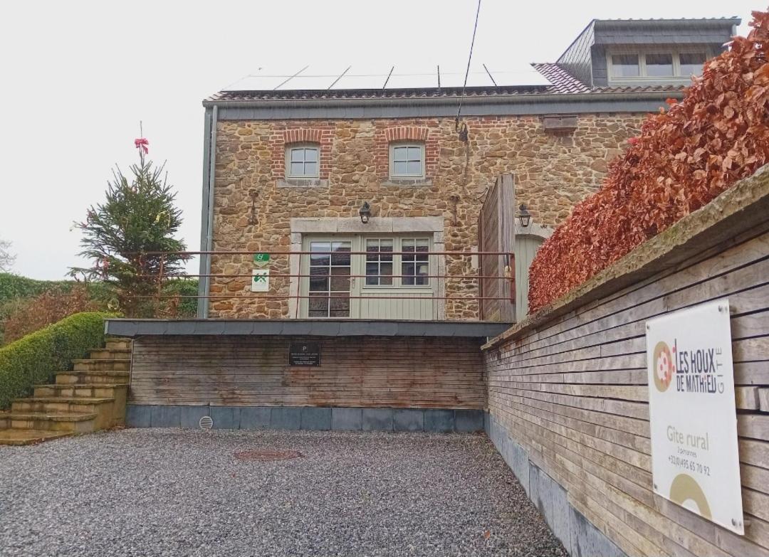 Les Houx De Mathieu Villa Engis Екстериор снимка