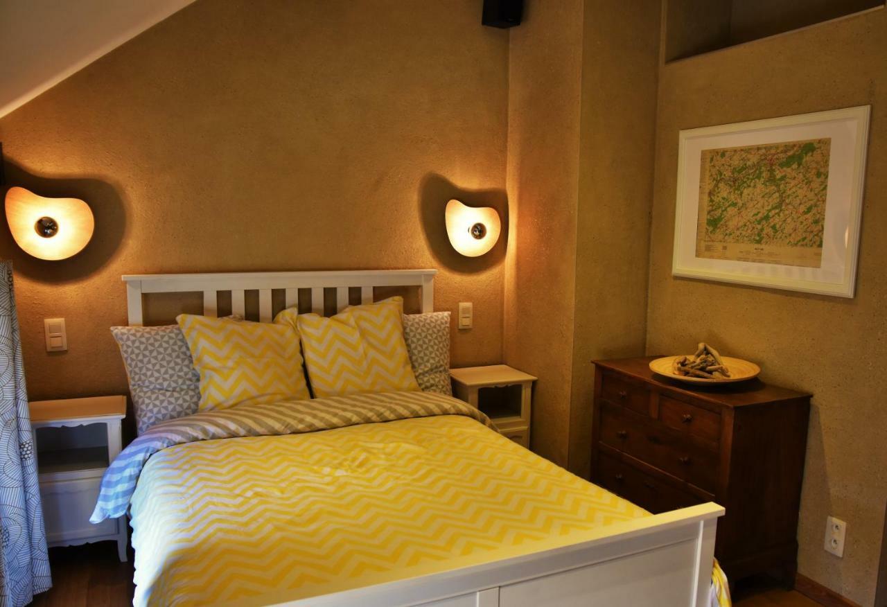 Les Houx De Mathieu Villa Engis Екстериор снимка