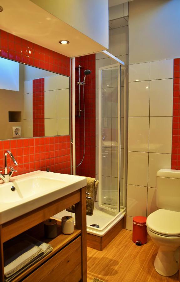 Les Houx De Mathieu Villa Engis Екстериор снимка