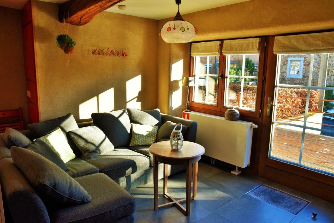Les Houx De Mathieu Villa Engis Екстериор снимка